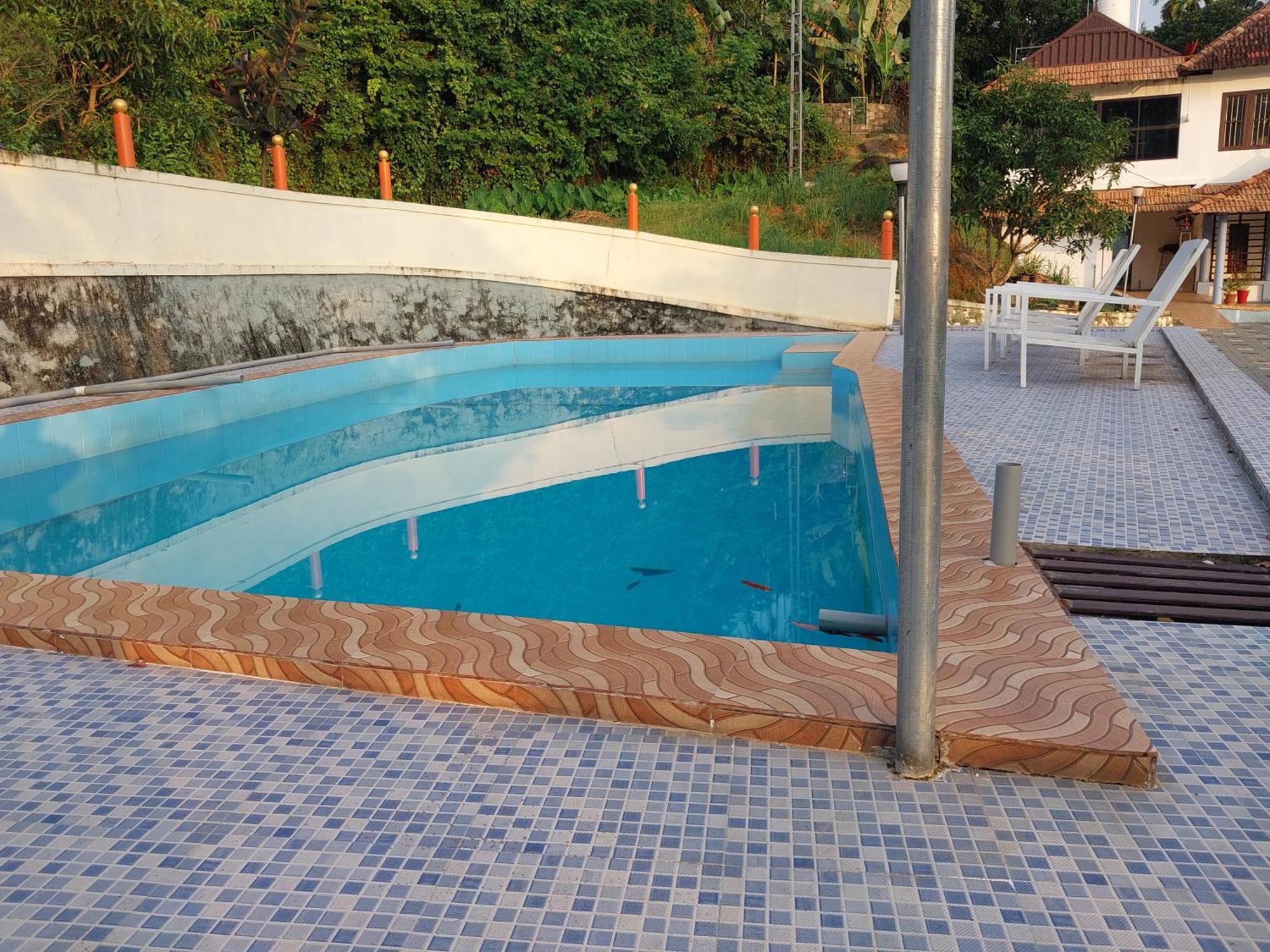 Stayberries River Rock Villa Athirapilly Kizhake Chālakudi エクステリア 写真