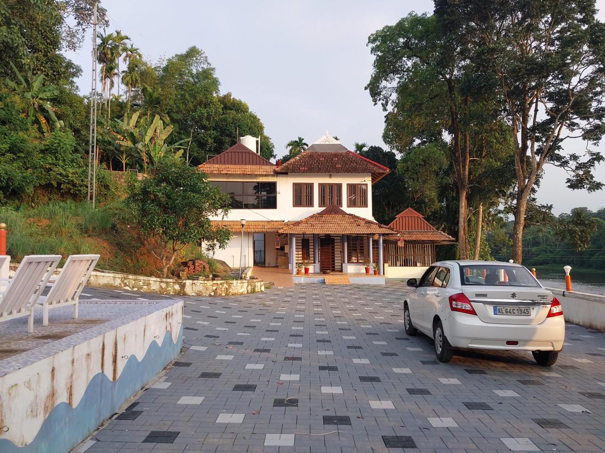 Stayberries River Rock Villa Athirapilly Kizhake Chālakudi エクステリア 写真